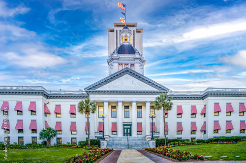 Illuminated Florida State Capitol photo