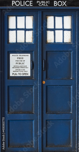Wallpaper Mural Police call box. Tardis from Doctor Who.