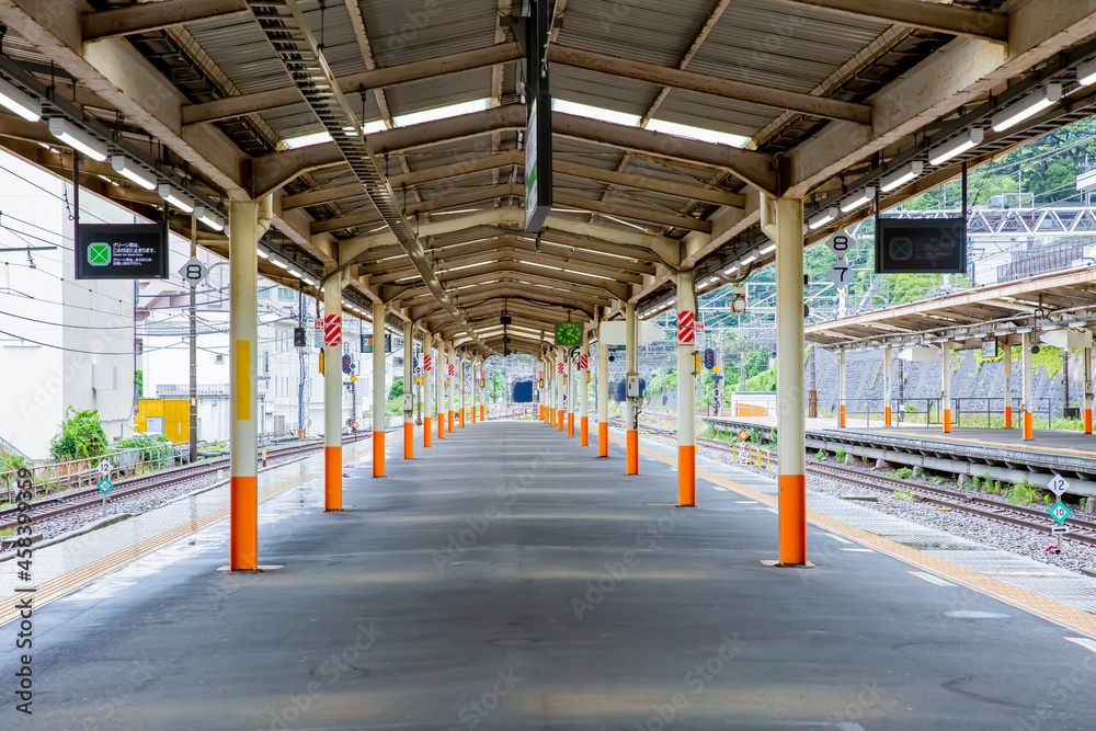 プラットホーム
