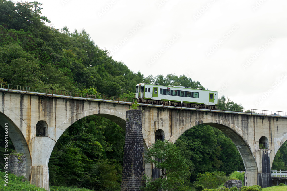 Fototapeta premium 産業遺産にも選定されているアーチ橋