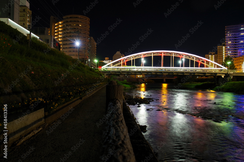 ライトアップされた盛岡の開運橋