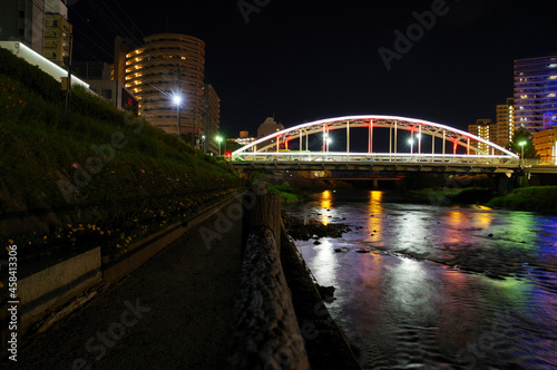 ライトアップされた盛岡の開運橋