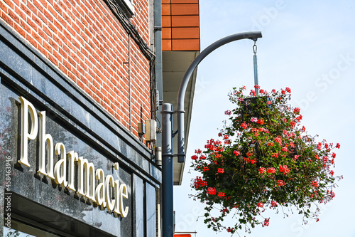 pharmacie pharmacien medicament medecine enseigne garde officine photo