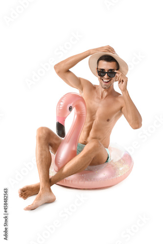 Young man with inflatable r...