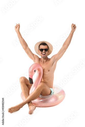 Young man with inflatable r...