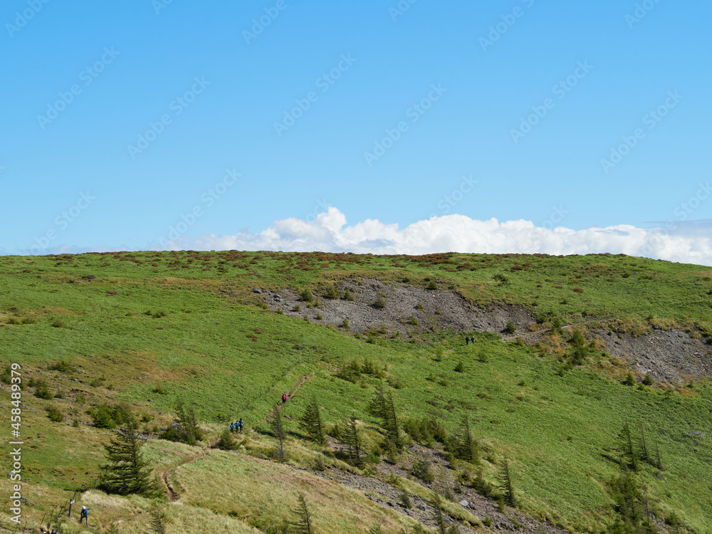 Naklejka premium 9月(秋) 美ヶ原高原のアルプス展望コース