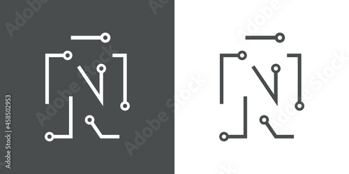 Logotipo letra inicial Ñ con forma de circuito electrónico con lineas en fondo gris y fondo blanco