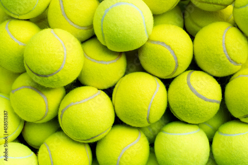 Tennis balls © GOURANGO