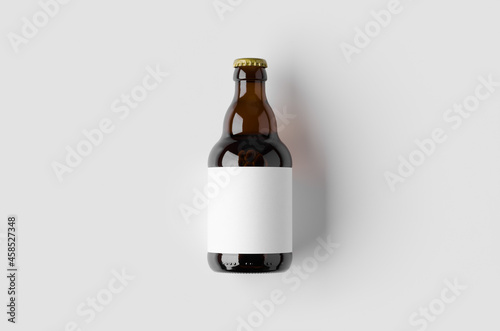 Obraz na płótnie Steinie beer bottle mockup with blank label.