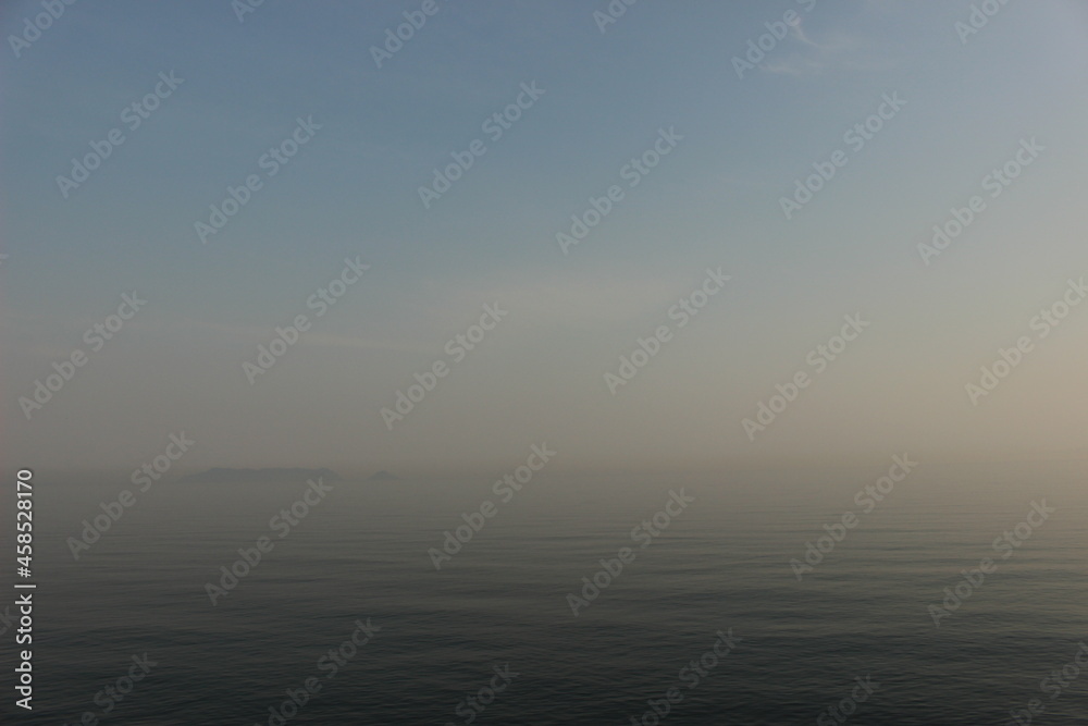 瀬戸内海 虹ヶ浜海水浴場の空と海 山口県光市の風景 瀬戸内海 虹ヶ浜海水浴場の空と海 山口県光市の風景