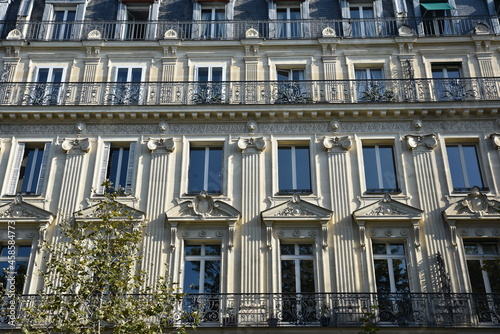 Immeuble parisien, France © JFBRUNEAU