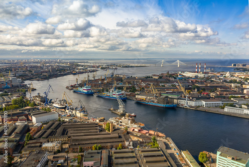 Obraz na płótnie view of the shipyard in St. Petersburg, Russia, 2021 w salonie