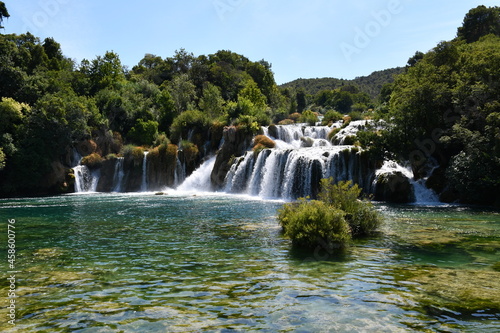 Visite du Parc National de Krka  pr  s de Split. Cours d eau  Cascade  promenade dans les bois et dans la nature.