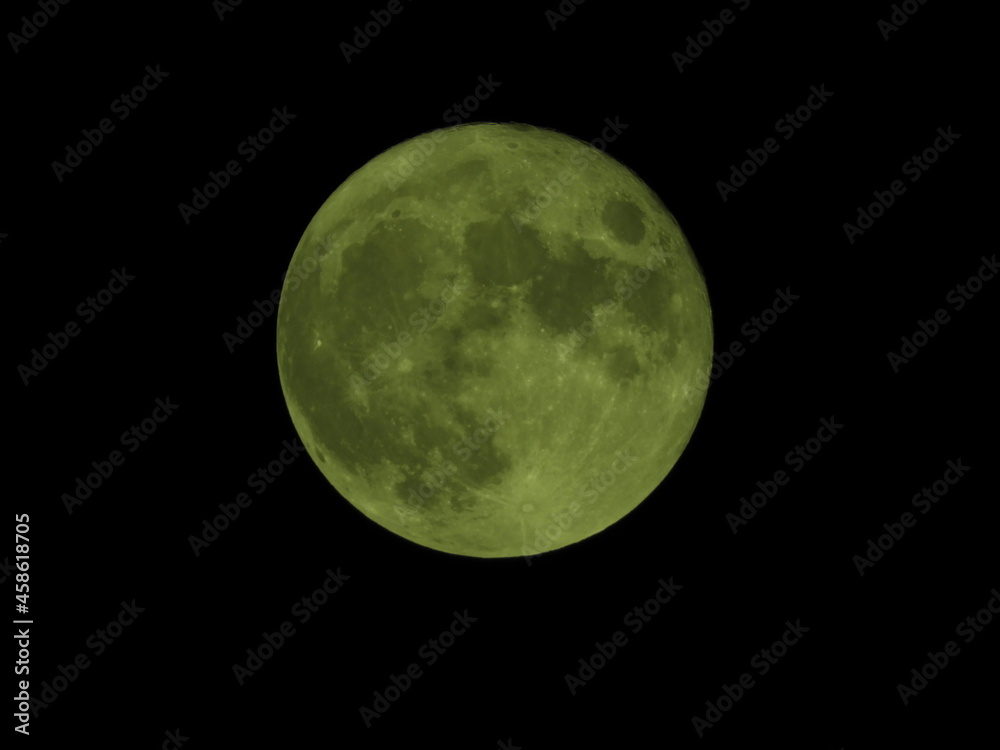 Naklejka premium 中秋の名月 満月