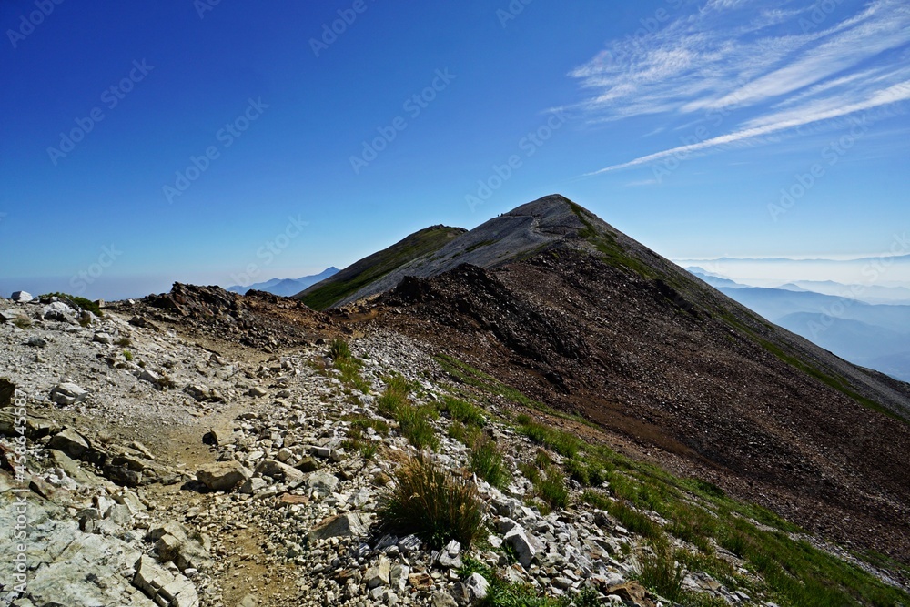 Fototapeta premium 白馬連峰 三国境から小蓮華岳に向かって続く稜線