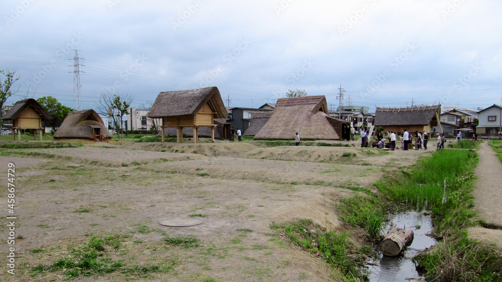 登呂遺跡の竪穴式住居【国の特別史跡】／静岡県静岡市