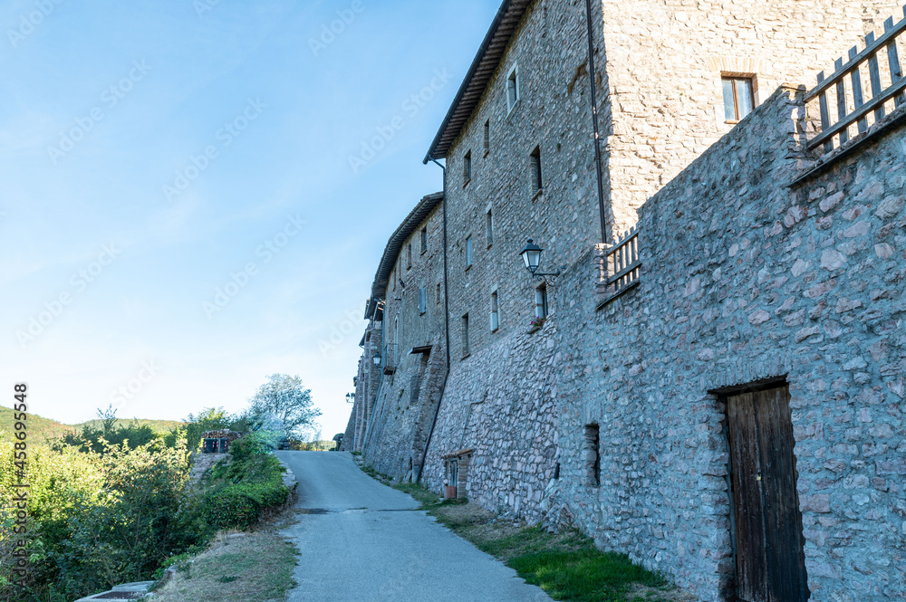 hamlet of macerino its buildings and rustic alleys