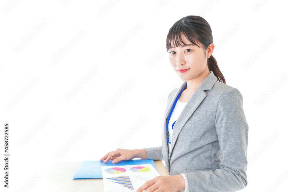 オフィスで働く若いビジネスウーマン