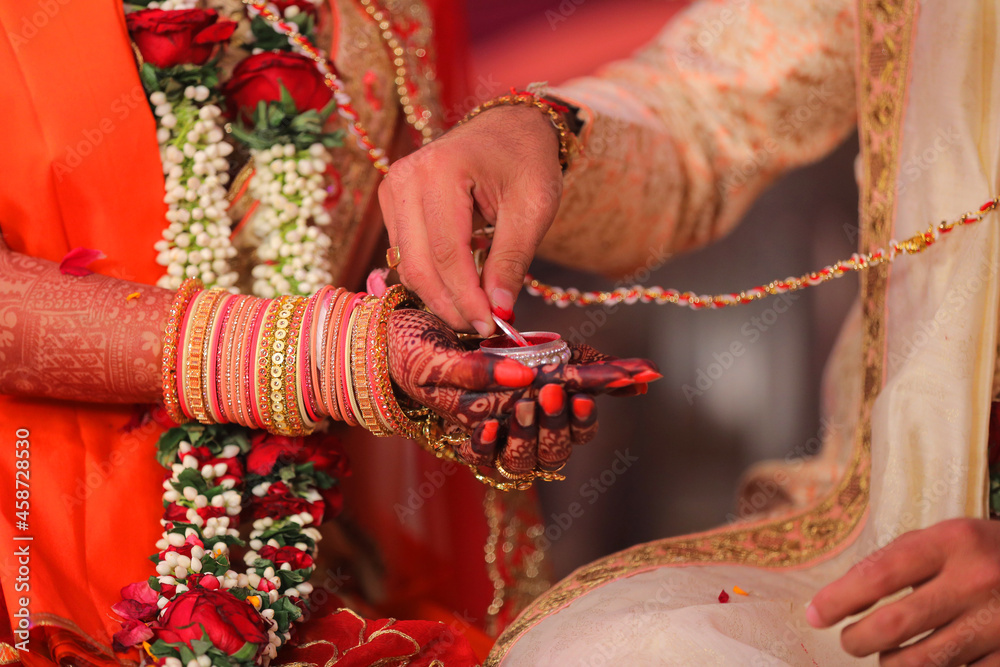indian wedding full story with bridal and groom start to end with fashion & tasty food, jewelry & decoration saptapadi samayu javtal ganesh Puja beautiful background all wedding rituals sindur