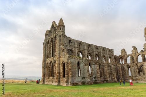 Obraz na plátně Ruins of  Whitby Abbey, a 7th-century Christian monastery that later became a Benedictine abbey