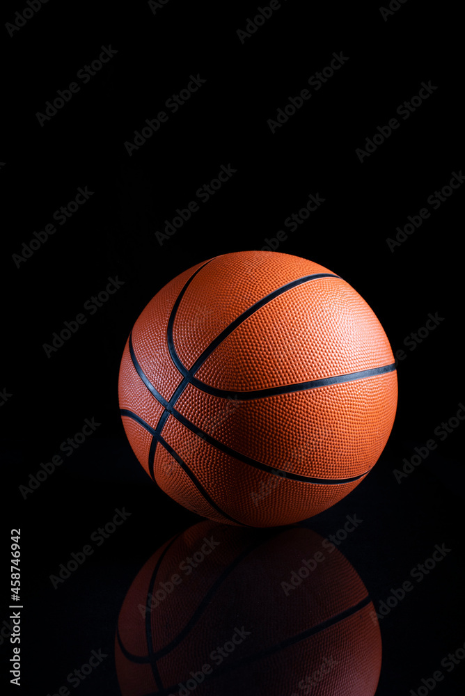 Basketball auf schwarz, Basketball, Sport, Orange, Schwarz, Ballsport, 