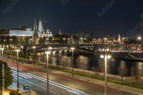 Night view of the Moscow River from the Patriarshy Bridge photo
