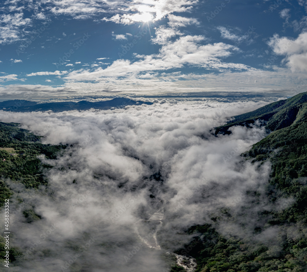 新潟　自然　空撮　滝　ドローン　雲海　霧　自然　広告　素材　SNS　映え　綺麗　