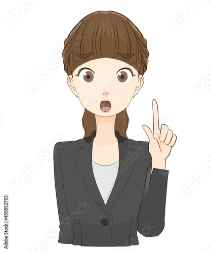 困り顔で説明するスーツを着た女性