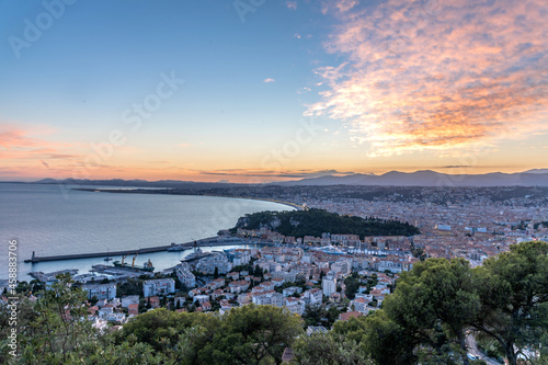 Coucher de soleil sur la baie des anges à Nice sur la Côte d'Azur