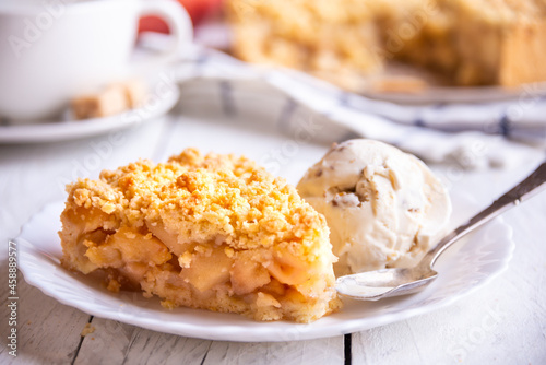 Tableau sur toile Apple pie, sweet homemade dessert with fresh apples