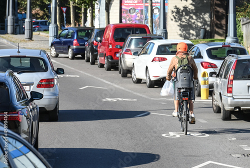 environnement velo circulation traffic cycliste auto voiture securité ecologie planète mobilité transport photo