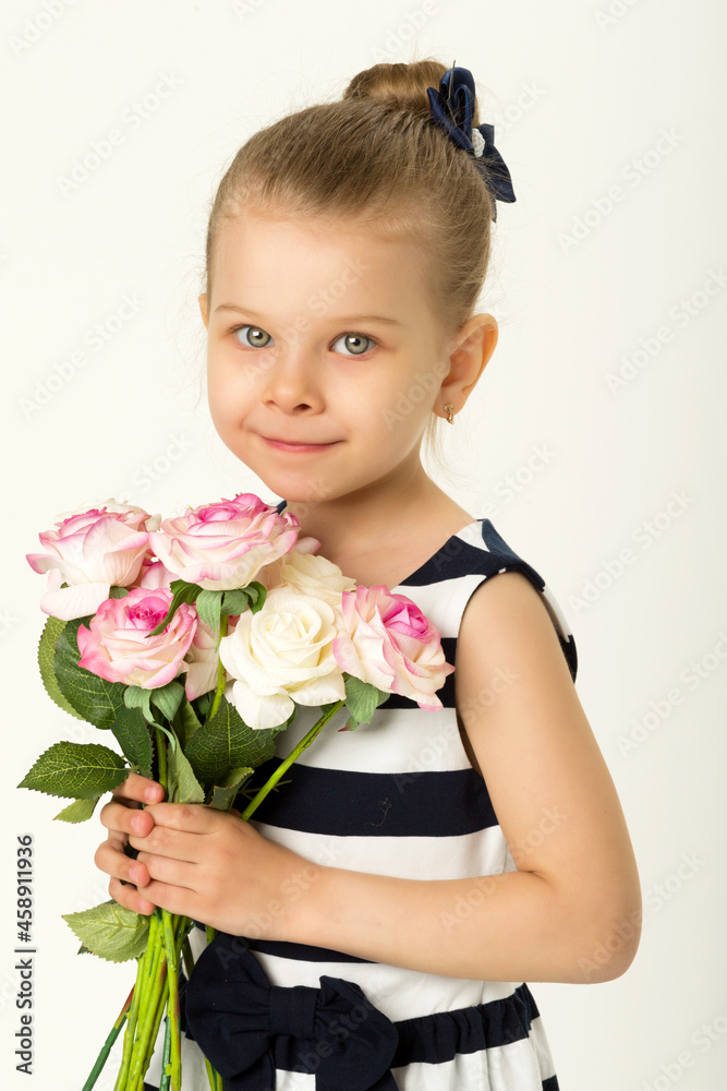 Portrait of girl with bouquet of rose flowers