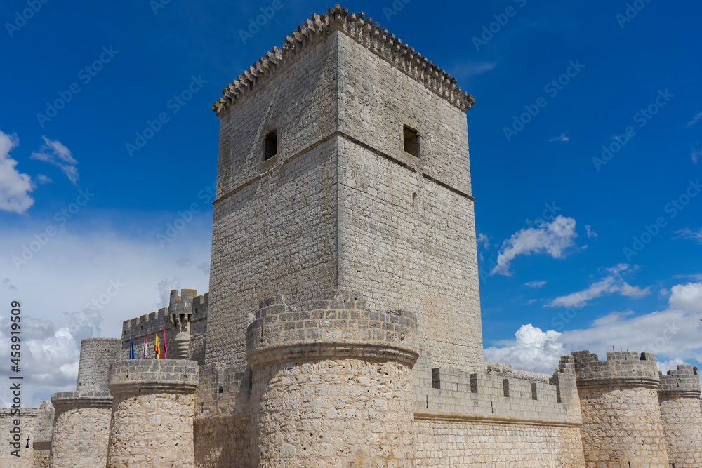 Castillo del municipio de Portillo en la provincia de Valladolid, España