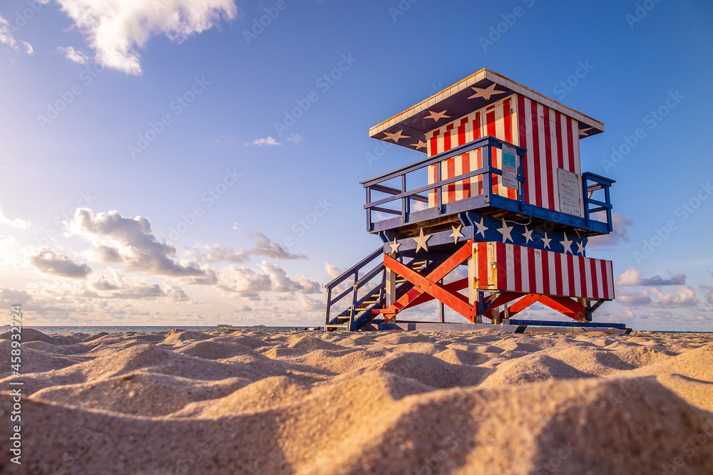 Obraz premium Colorful Lifeguard Tower in South Beach, Miami Florida