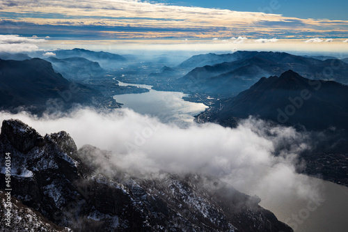 Panorama dal belvedere dei Piani dei Resinelli sul ramo lecchese del lago di Como
