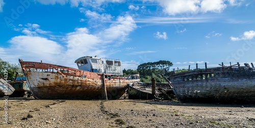 Cimetière de bateaux en Bretagne. photo