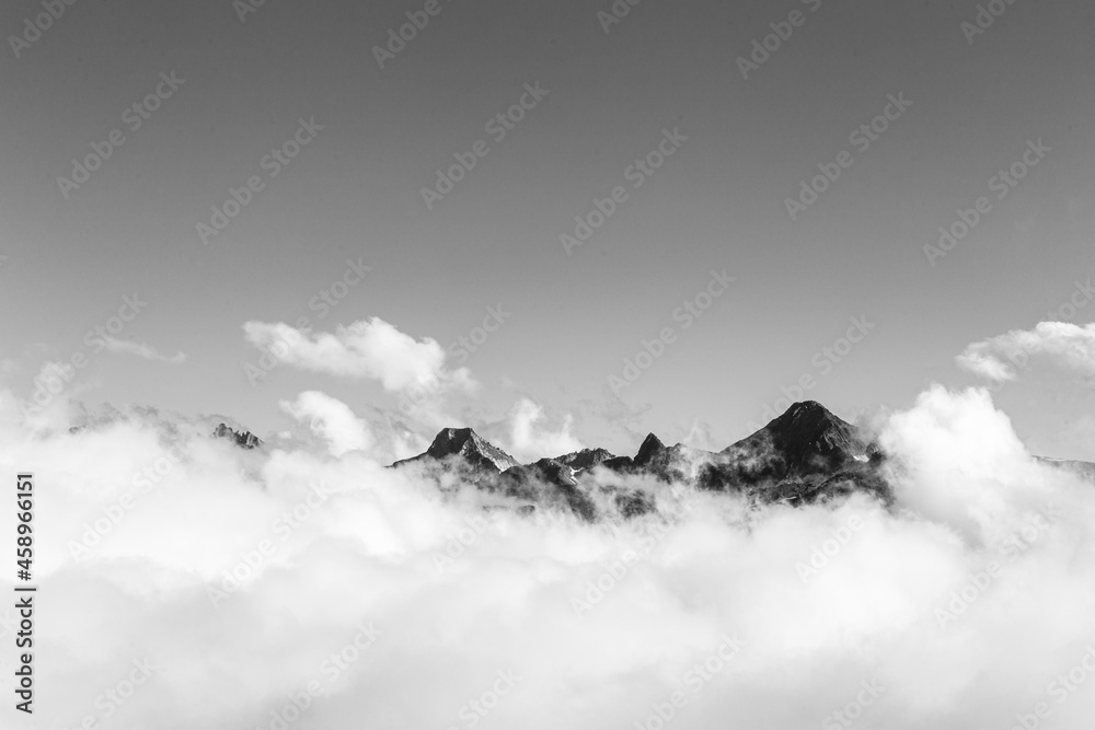 Wolken in den Bergen