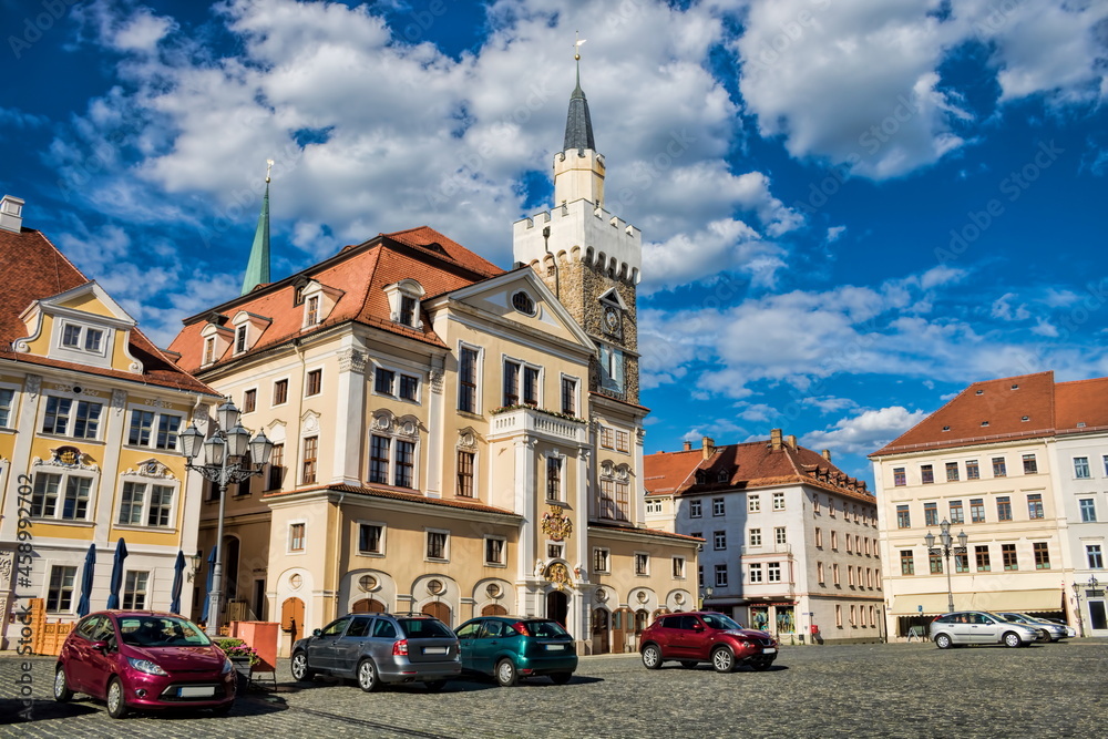 Fototapeta premium löbau, deutschland - altmarkt mit rathaus