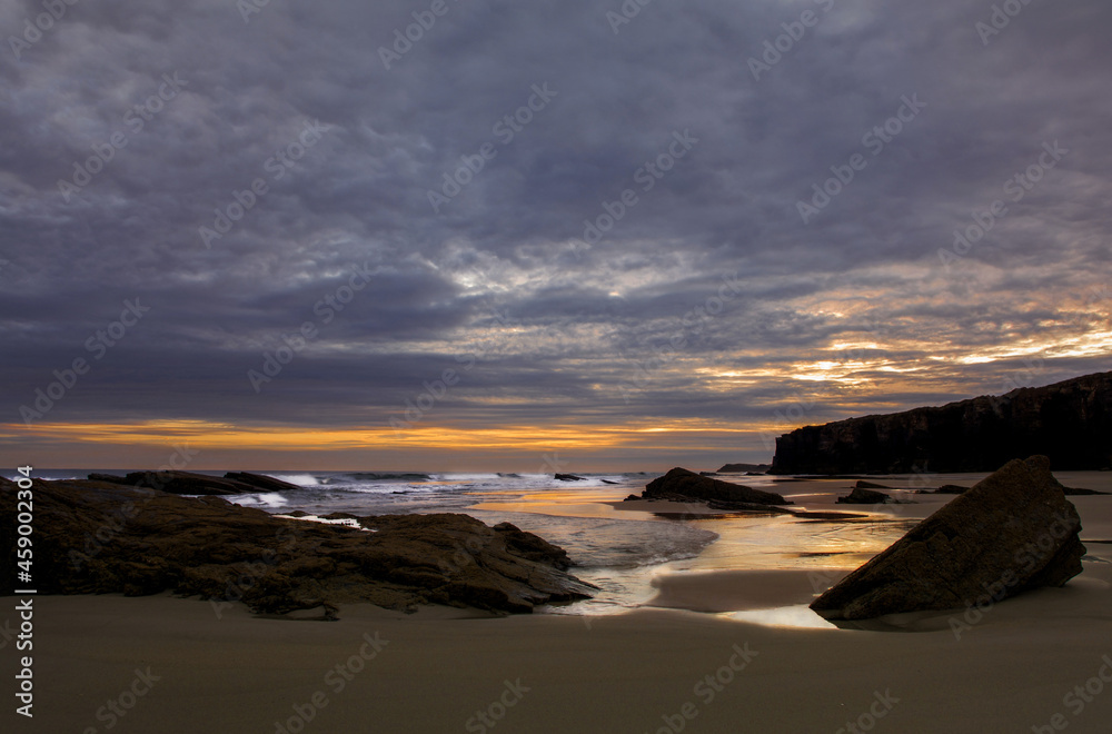 Obraz premium sunset on the beach