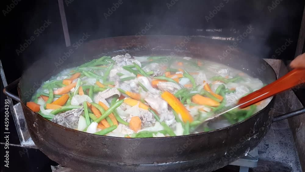 Preparando un delicioso pollo al disco.