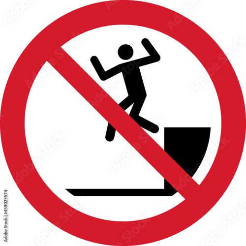 ISO 7010 P072 No jumping down