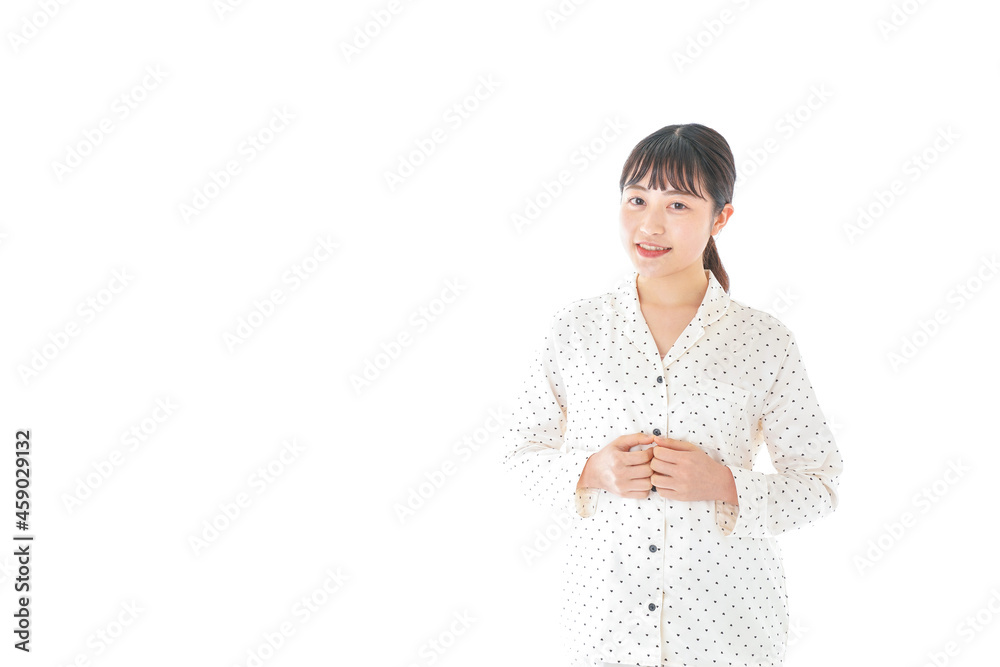 パジャマを着た若い女性 パジャマを着た若い女性