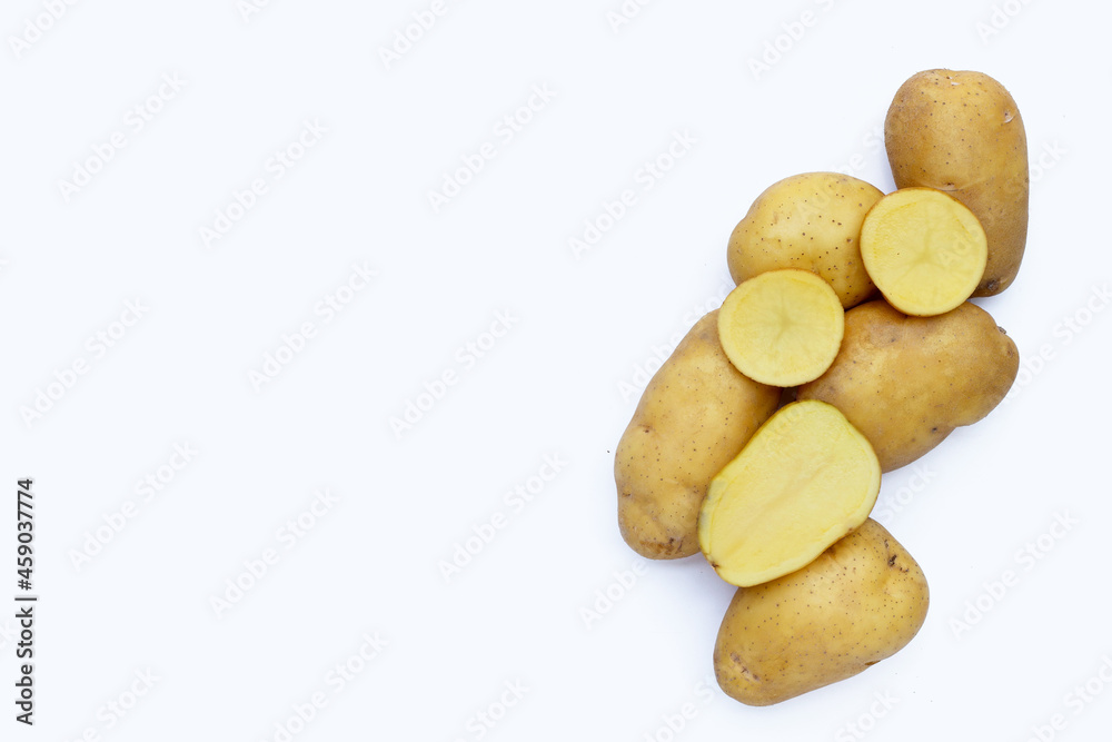 Fototapeta premium Raw potatoes isolated on white background