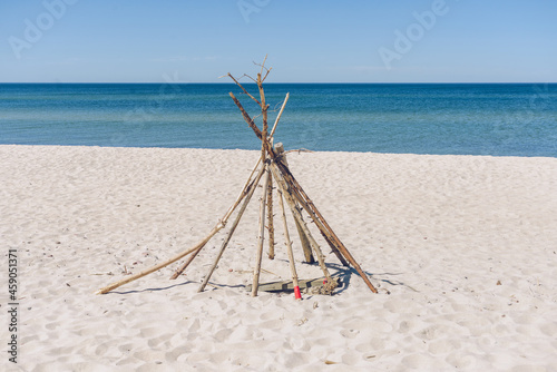 Billede på lærred bonfire st the curonian spit beach