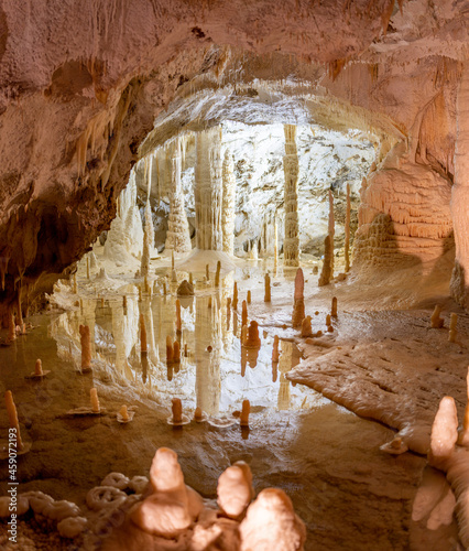 Obraz na płótnie Underground krust cave in Marche Region, Italy. Frasassi w salonie