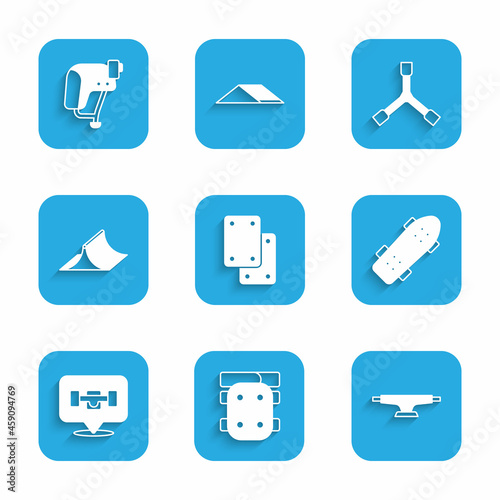 Set Knee pads, Skateboard wheel, park, Y-tool and helmet icon. Vector