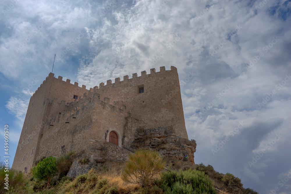 Castillo-Fortaleza de Doña Berenguela en Curiel de Duero, España