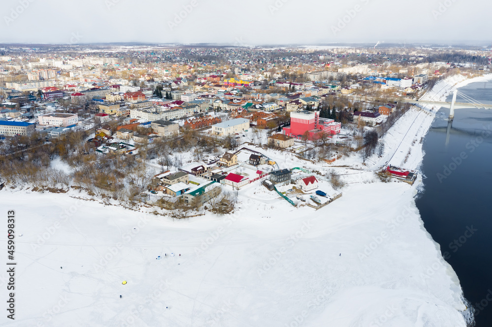 Obraz premium Aerial view of the city of Kimry and the Volga river on a winter day, Tver region, Russia