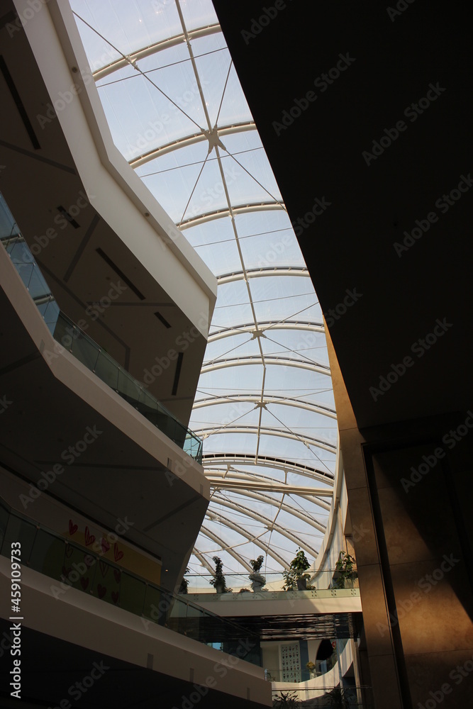 Obraz premium Art Nouveau architecture in a shopping mall