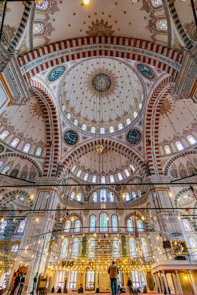 Obraz premium Interior view of Fatih Mosque on 1 January 2021, istanbul, Turkey